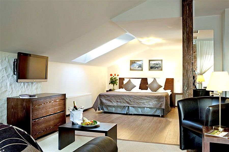 The Von Stackelberg 4*